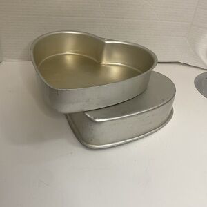 Wilton vintage heart shaped cake pans-set of two